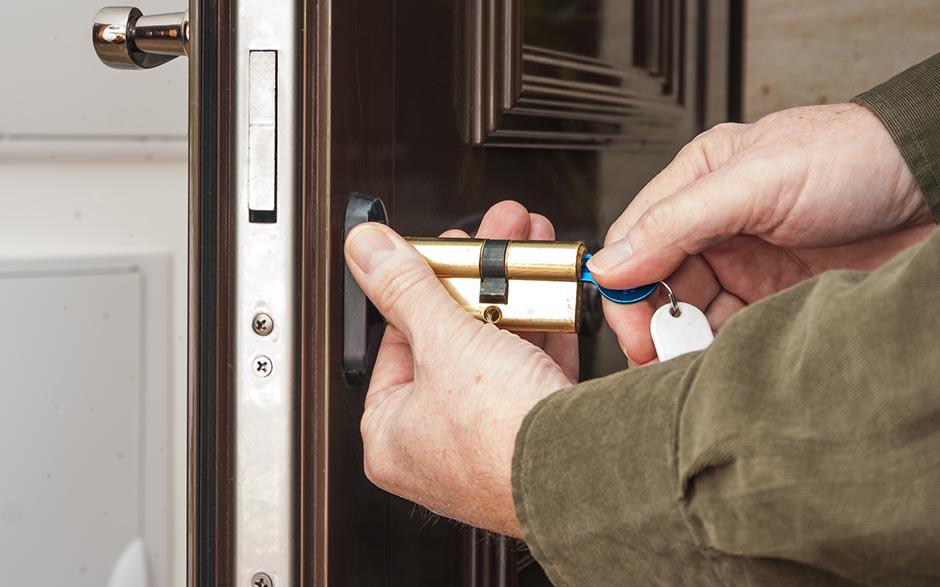 ouverture de porte claquée serrurier Bois-d'Arcy